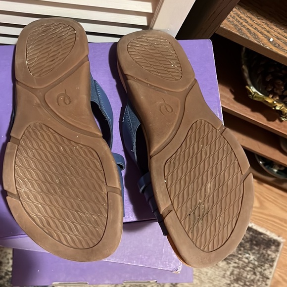 Easy spirit blue slide on sandals - Picture 3 of 4